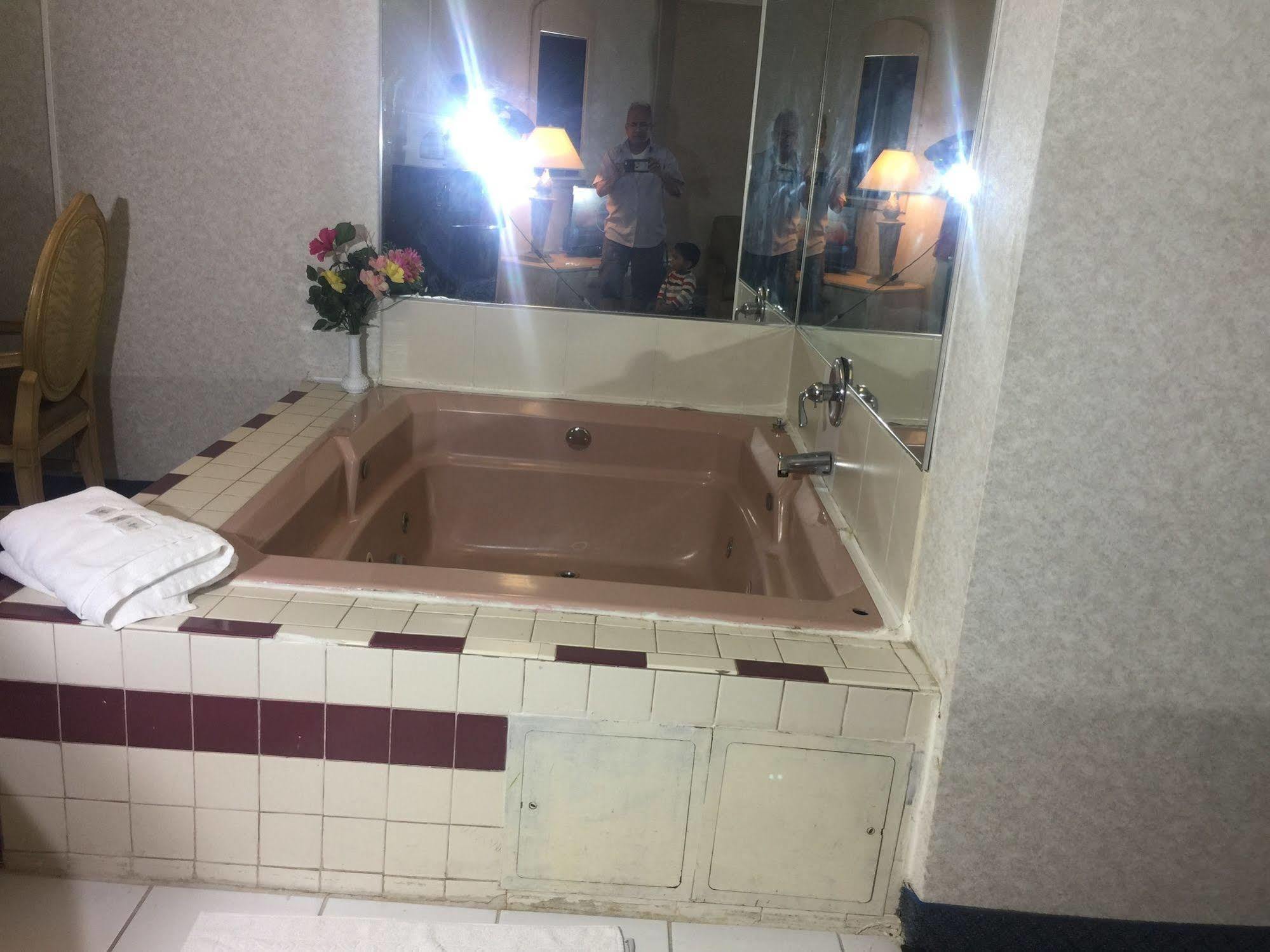 Royal Lodge Absecon Buitenkant foto